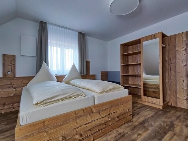 3 bedrooms, WiFi, bed sheets