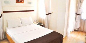 Minibar, in-room safe, desk, laptop workspace - Atalla Hotel (Antalya)