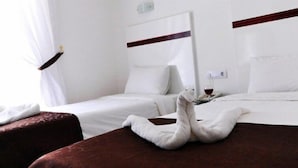 Minibar, in-room safe, desk, laptop workspace - Atalla Hotel (Antalya)