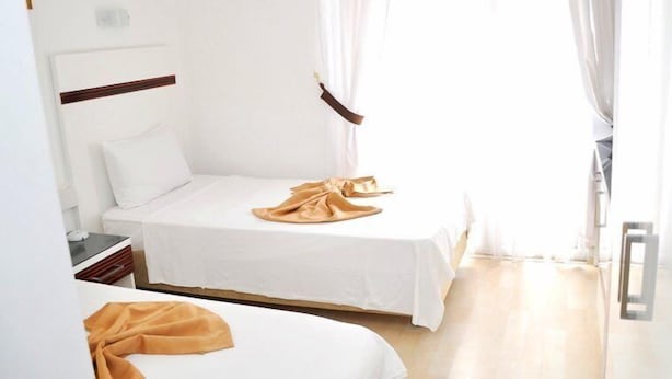 Minibar, in-room safe, desk, laptop workspace - Atalla Hotel (Antalya)