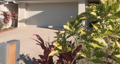 Brand new luxury home at Dakabin close to shop and North Lakes