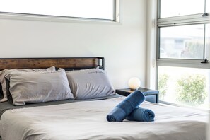 4 Schlafzimmer, Schreibtisch, Bügeleisen/Bügelbrett, Reisekinderbett