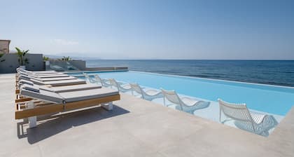 Hermes Grand Luxury Beachfront Villa & Spa-Private Beach, Turkish Hammam & Sauna