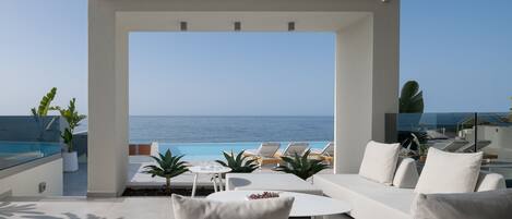 Innendørsbasseng og utendørsbasseng