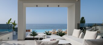 Hermes Grand Luxury Beachfront Villa & Spa-Private Beach, Turkish Hammam & Sauna