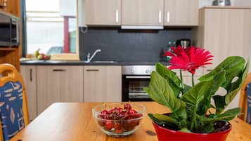 Apartment | Essbereich im Zimmer