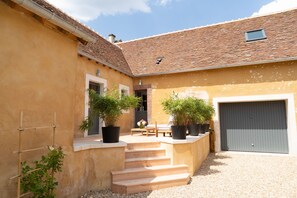 Terrace/patio - Charming house, quiet, in the heart of the Parc du Perche, 50m from the forest (CONDEAU)