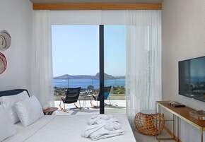 Premium bedding, Select Comfort beds, in-room safe