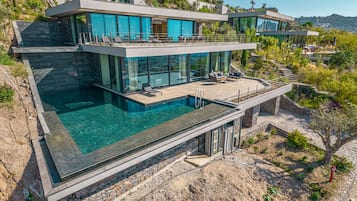 3+1 Villa Residence with Large Private Pool | Piscine privée