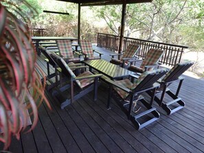 รับประทานอาหารกลางแจ้ง