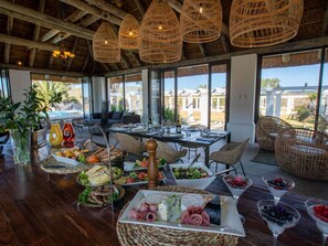 Desayuno buffet incluido todos los días 