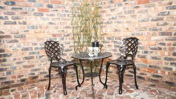 Standard Cottage, 2 Bedrooms | Teres/patio