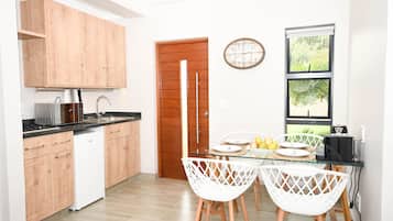 Cottage Standar, 2 kamar tidur | Dapur pribadi | Microwave, mesin espresso, mesin pembuat kopi/teh, dan ketel listrik