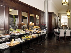 Daily buffet breakfast for a fee - Brovaria (Poznan)