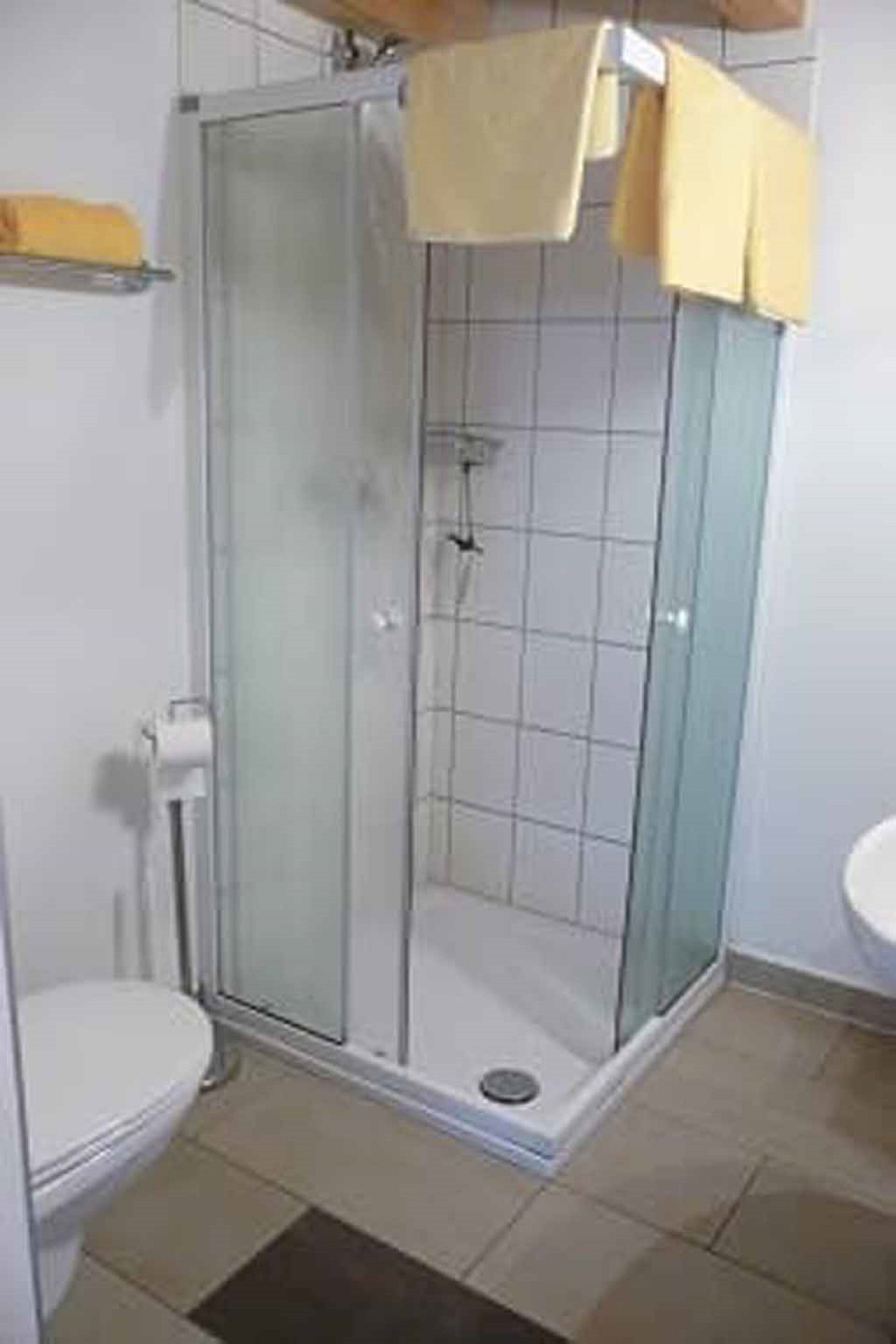 Shower kamar mandi