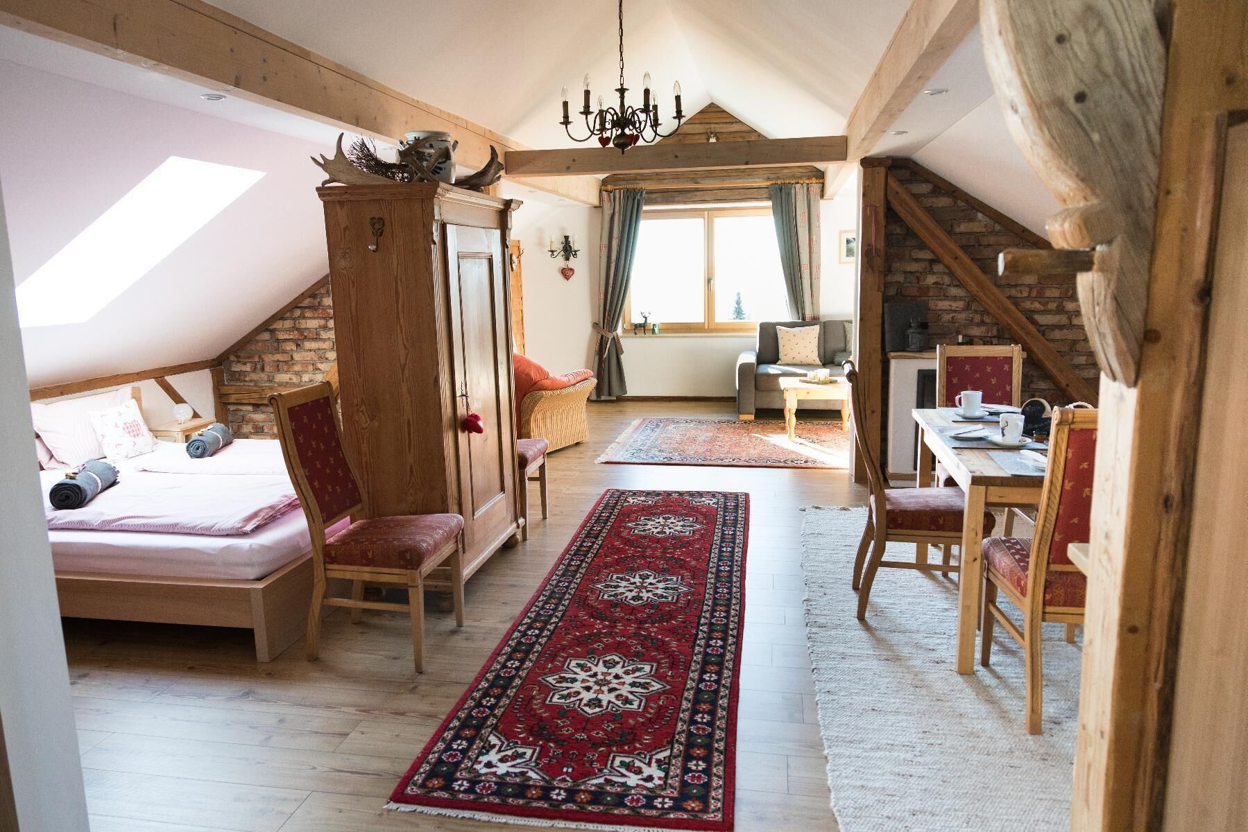 Loft, 1 Bedroom | Iron/ironing board, free cribs/infant beds, free WiFi