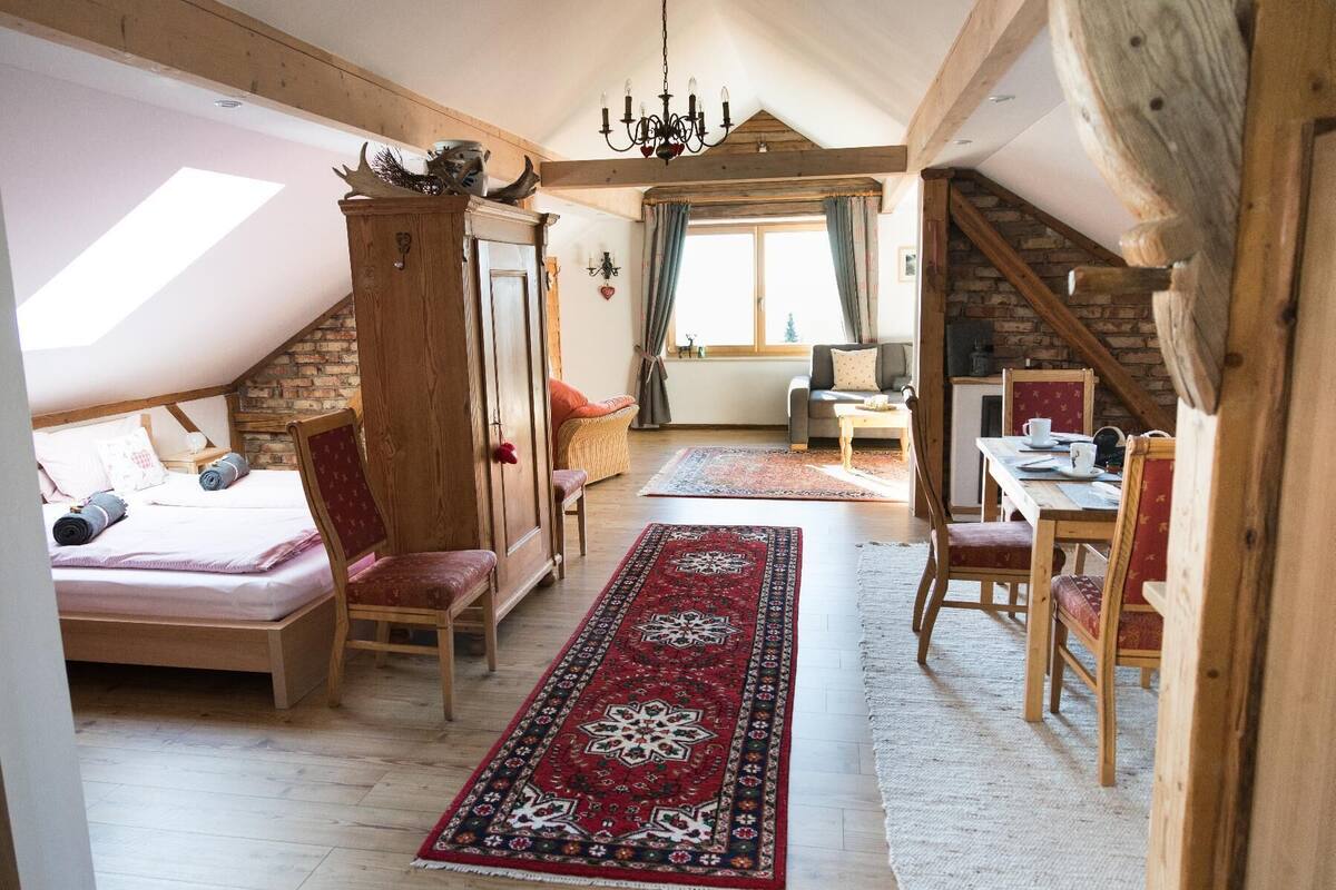 Loft, 1 chambre | Fer et planche à repasser, lit de bébé (gratuit)