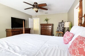 3 bedrooms, iron/ironing board, WiFi, bed sheets