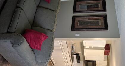Cozy 2bd w WiFi and Private Entry