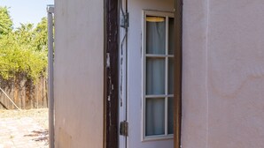 Balcony - Cute Studio in Concord, Near Bart (Concord)