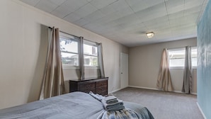 Room - Cozy, Private 1-bedroom in Hayward (Hayward)