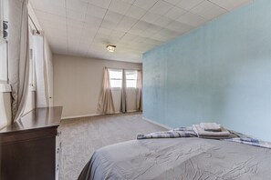 House (Cozy, Private 1-Bedroom in Hayward)