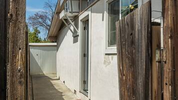 Apartment (Cozy Studio in Concord, near BART) | Exterior