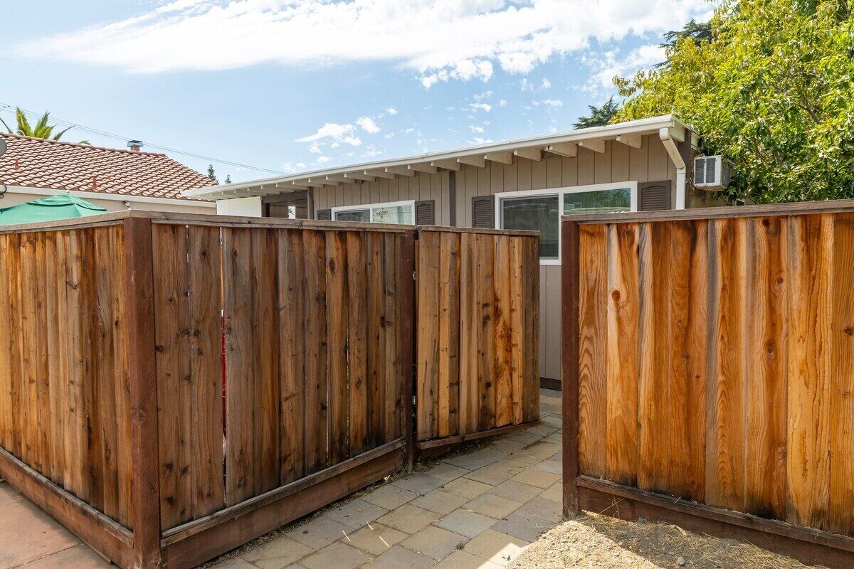 Nhà (Bright Studio in Concord, near BART) | Ngoại thất