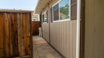 House (Bright Studio in Concord, near BART) | Exterior