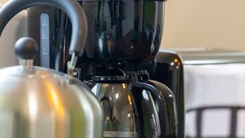 Rumah (Bright Studio in Concord, near BART) | Dapur pribadi | Lemari es, microwave, dan mesin pembuat kopi/teh