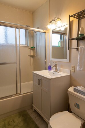 Apartment (Comfortable and Clean 2-Bedroom in Sa) | Bathroom - Comfortable and Clean 2-bedroom in Santa Clara (Santa Clara)