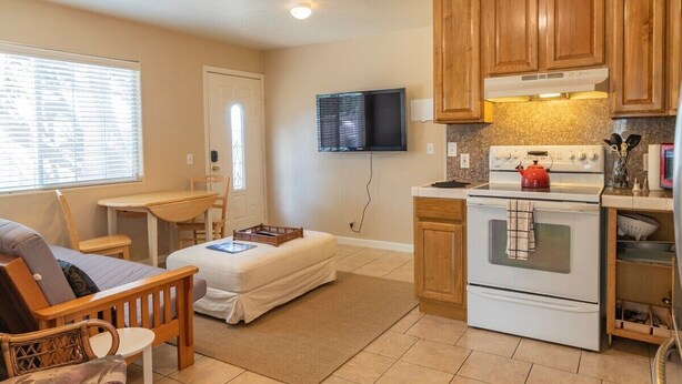 Unclassified image, 1 of 17, button - Cozy 2-bedroom in East Palo Alto (Palo Alto)