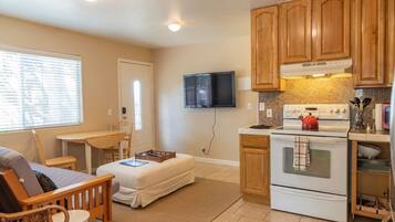 Apartemen | 2 kamar tidur, meja kerja, dan Wi-Fi gratis