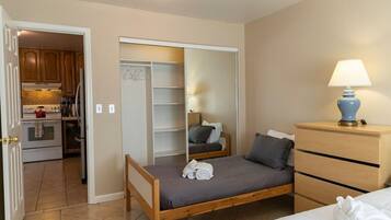 Apartemen | 2 kamar tidur, meja kerja, dan Wi-Fi gratis