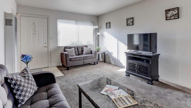 Departamento (Cozy 2Br/1Ba Near SJSU and Airport) | Sala de estar | Televisión 