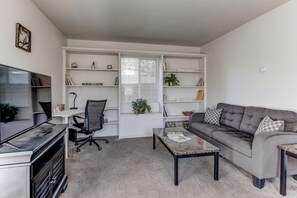 Apartment (Cozy 2Br/1Ba Near SJSU and Airport) | Living room | TV - Cozy 2br/1ba Near Sjsu and Airport (San Jose)