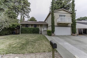 Exterior - Cozy 1-bedroom Home, 5min to Pleasant Hill Bart (Walnut Creek)