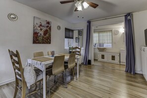 1 soverom, skrivebord og wi-fi (inkludert)