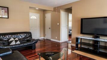 House (Beautiful Single Family Home in Union) | Living room | TV