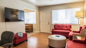Apartment (Comfy 1-Bedroom in Santa Clara, near ) | 1 bedroom, desk, free WiFi