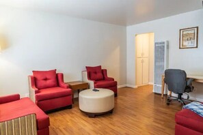 Apartment (Comfy 1-Bedroom in Santa Clara, near ) | Living room | TV - Comfy 1-bedroom in Santa Clara, Near SJ Airport (Santa Clara)