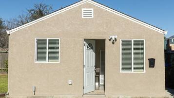 House (Cozy 1-Bedroom in Richmond) | Exterior