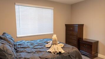 House (Cozy 1-Bedroom in Richmond) | 1 bedroom, free WiFi