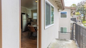 อพาร์ทเมนท์ (Modern, Private 1-Bedroom in Silicon ) | บริเวณภายนอก