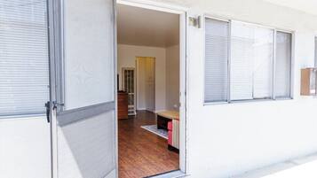 Apartment (1-Bedroom in Silicon Valley, near SJ ) | 1 bedroom, desk, free WiFi