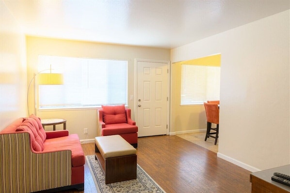 Apartment (1-Bedroom in Silicon Valley, near SJ ) | Living room