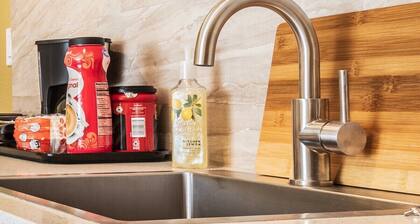 Charming Studio in Hayward