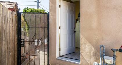 Charming Studio in Hayward