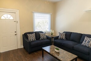 TV - Cozy 2-bedroom 1/2 Mile From Sjsu (San Jose)