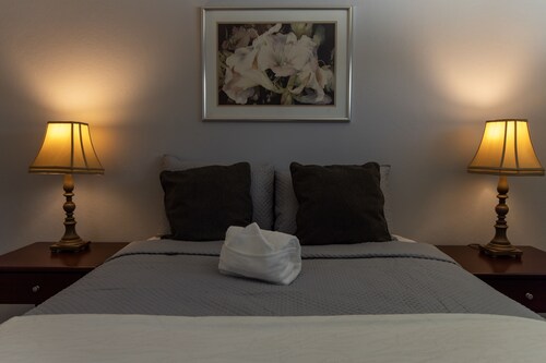 Updated and Clean 2-bedroom in San Jose